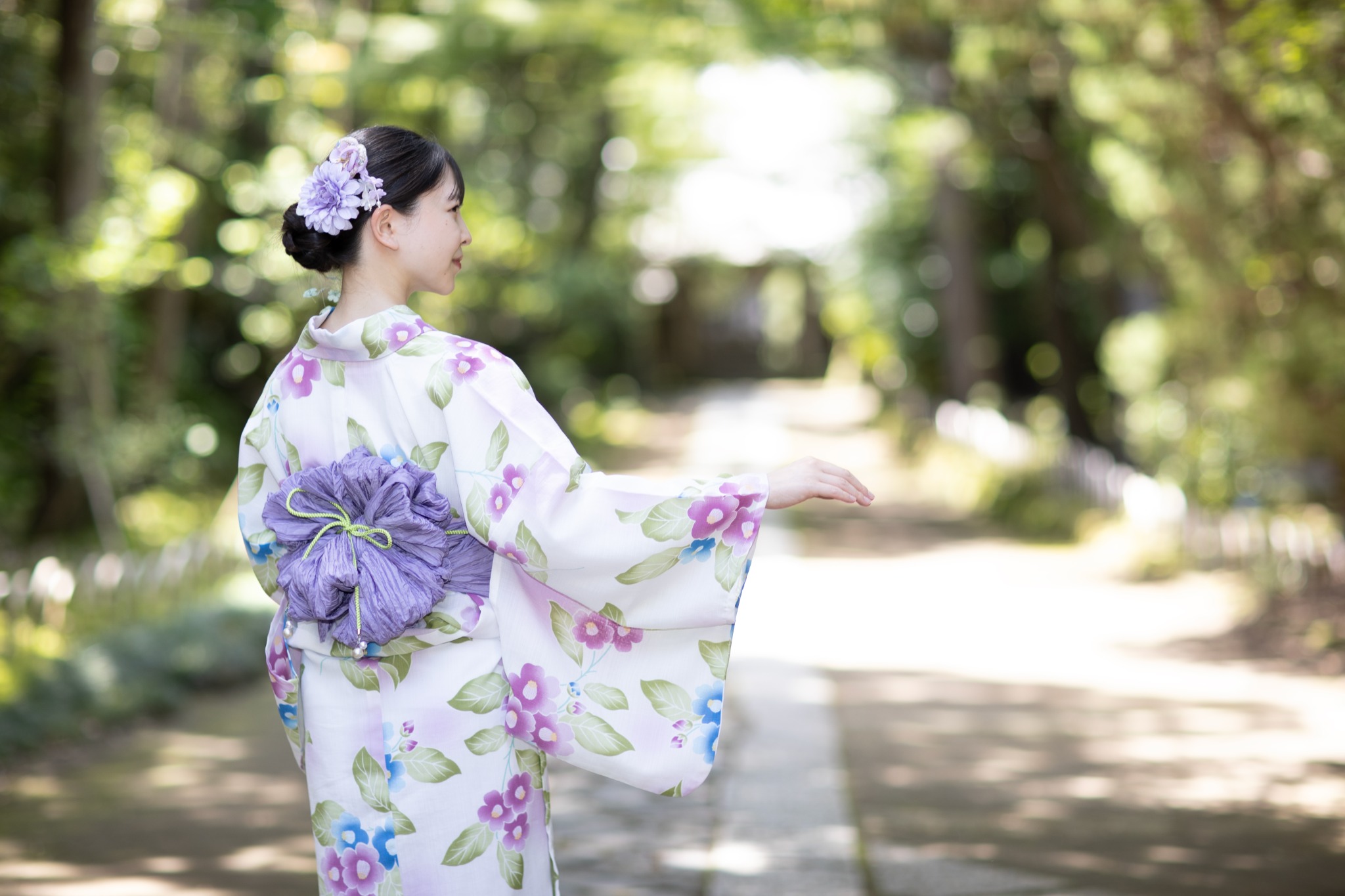浴衣姿の女性